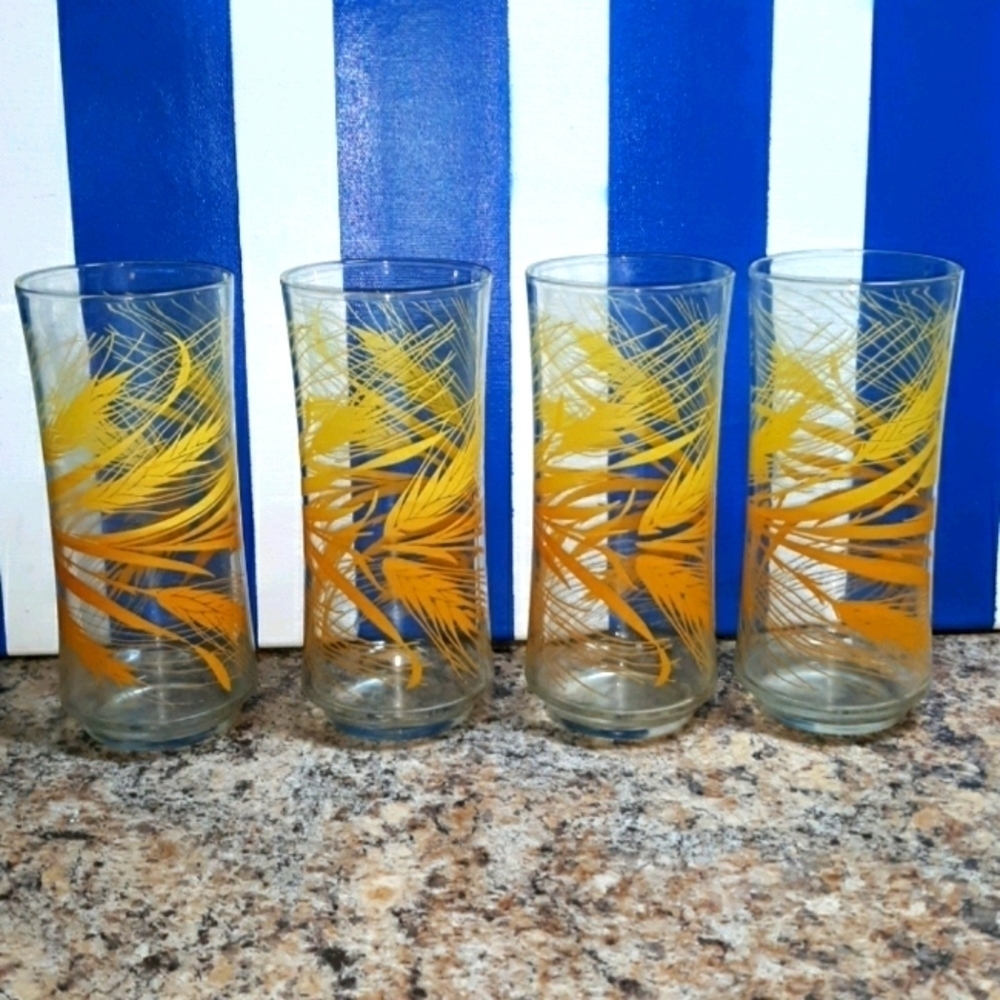 Vintage med century modern 1970s Libbeys glasses